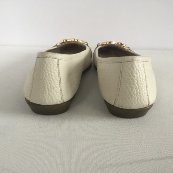 AEROSOLES Flats Off-white with Gold Buckle 9 1/2 - Picture 4 of 8